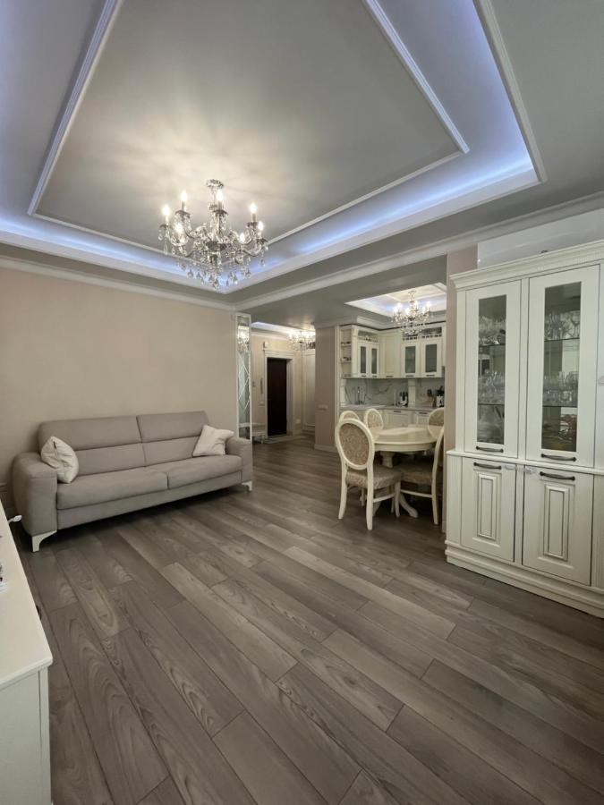 Apartament In The Center Of Chisinau Bagian luar foto